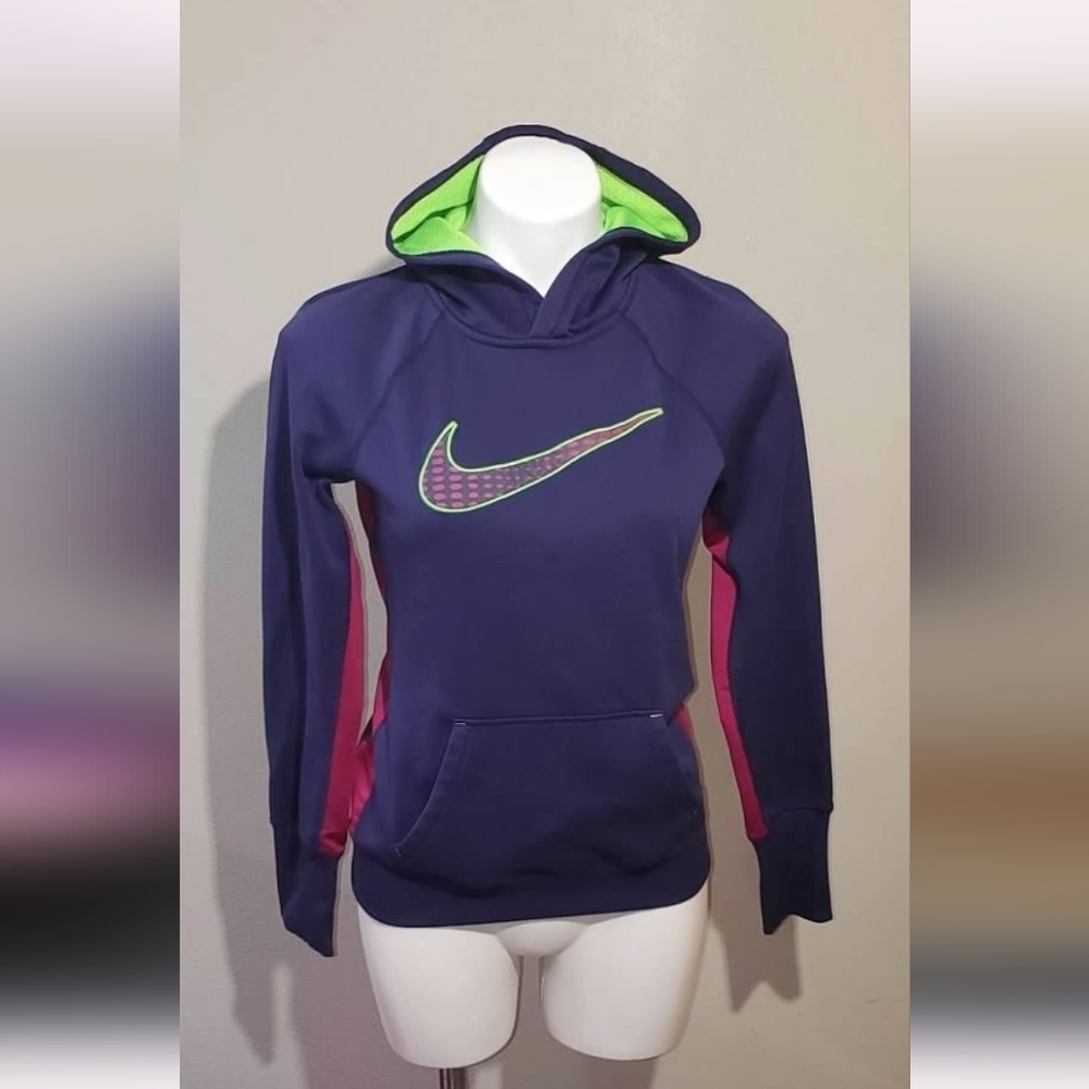 Women's NIKE Therma-Fit Hoodie Sweater